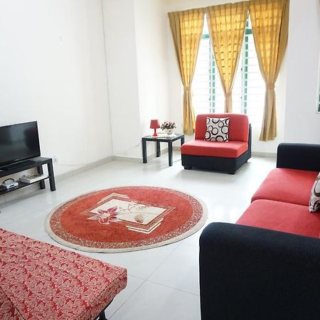 Warisan Indah Homestay Klia 1 Melayu Sahaja Sepang Eksteriør billede